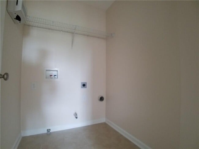 Building Photo - 603 Friars Head Ct NE