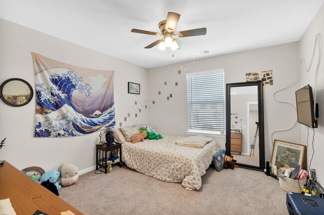 Building Photo - 376 Brennan Dr