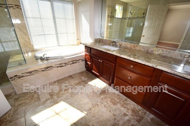 Building Photo - 2881 Silk Oak Ave