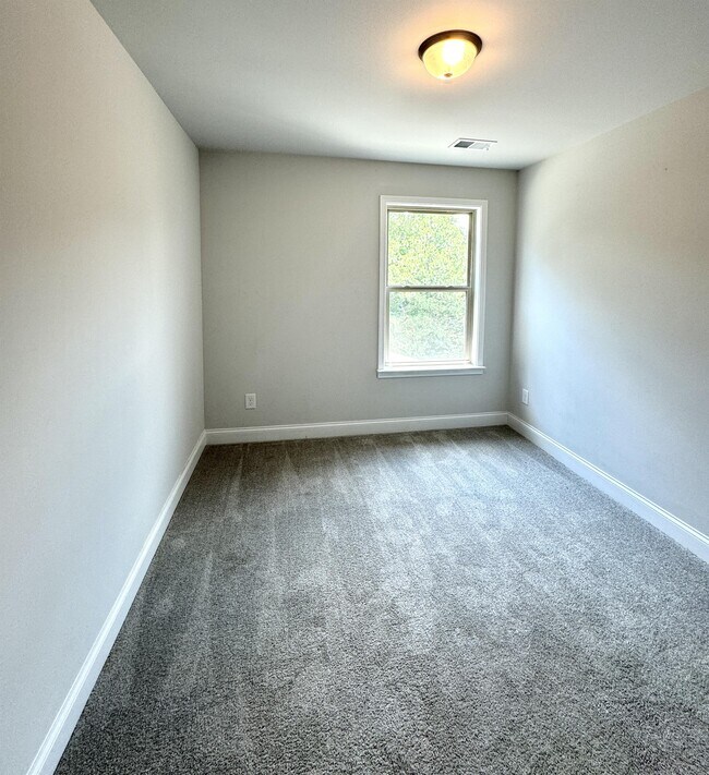 Building Photo - 588 Amarante Cir