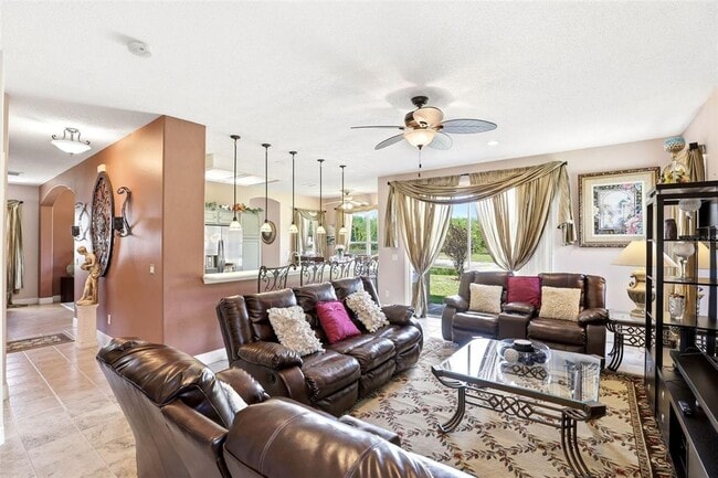 Building Photo - 824 Lake Biscayne Way