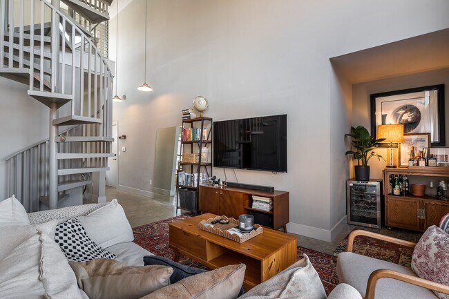 Building Photo - 791 Wylie St SE