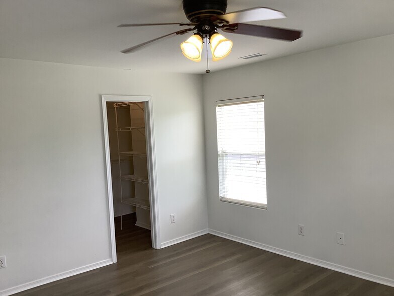 Building Photo - 8834 Kirkville Ln