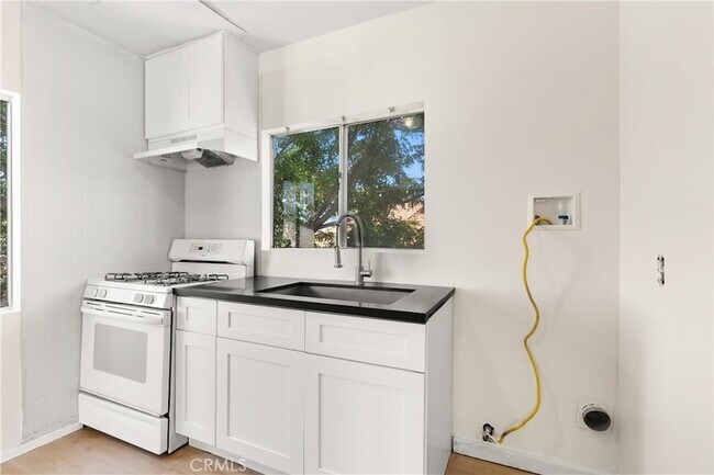 Building Photo - 423 W Sun Ave