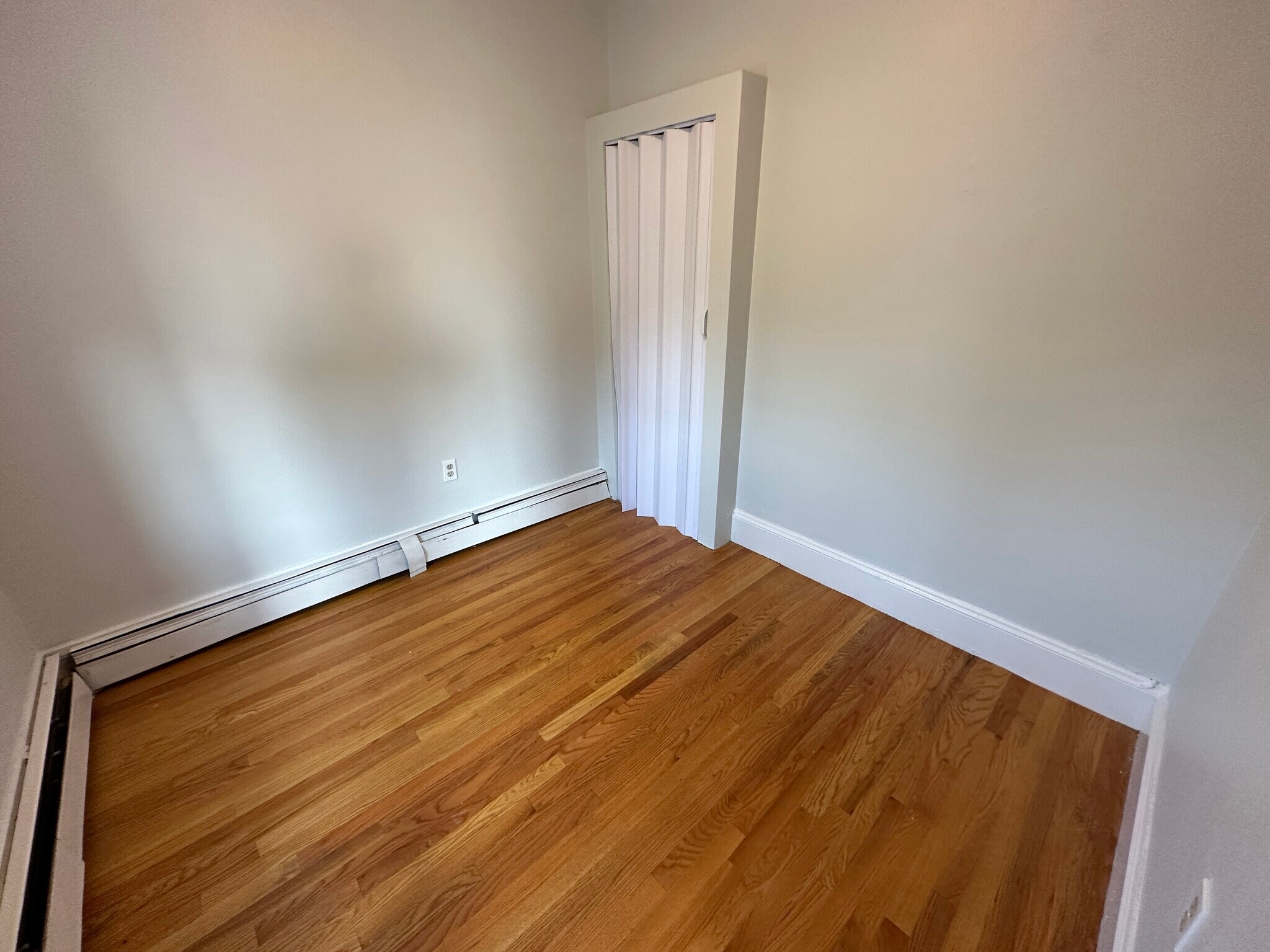 Building Photo - 857 E 1st St