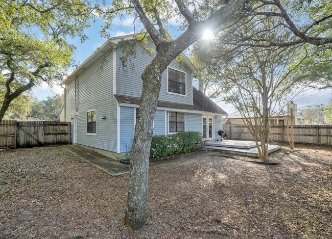 Building Photo - 108 Beverly Dr
