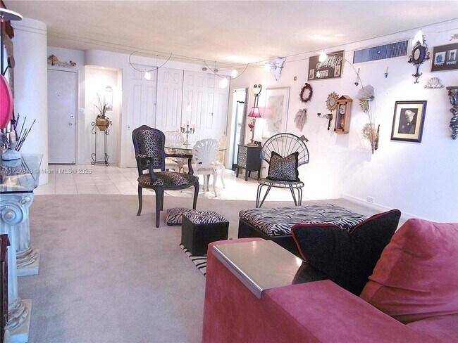 Building Photo - 5005 Collins Ave