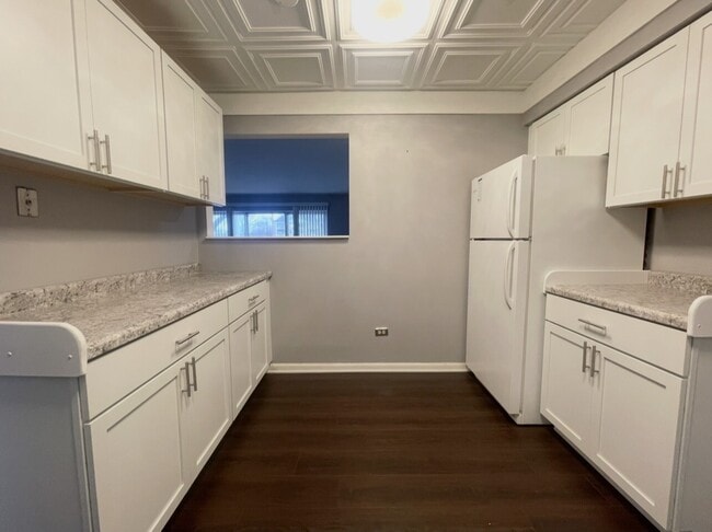 Building Photo - 5501 Carriage Way Dr