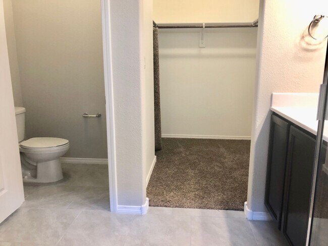 Building Photo - Amazing Home in Rio Rancho! Near Cleveland High School