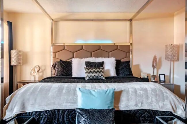 Building Photo - 901 Bordeaux Pl