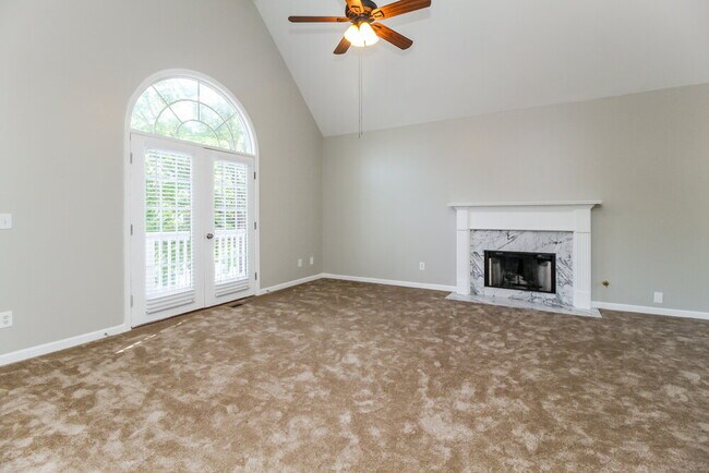 Building Photo - 5981 Tate Dr