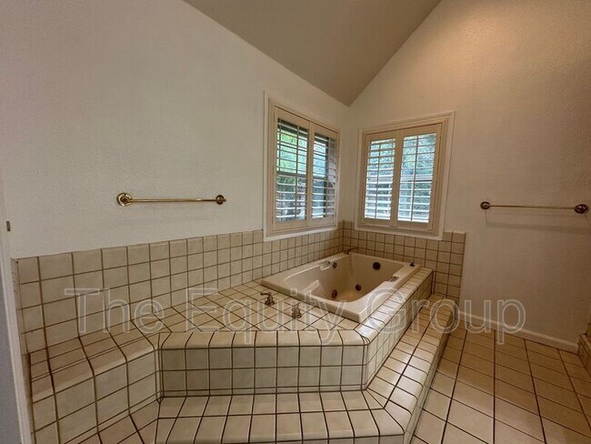 Building Photo - 5503 W Sweet Dr