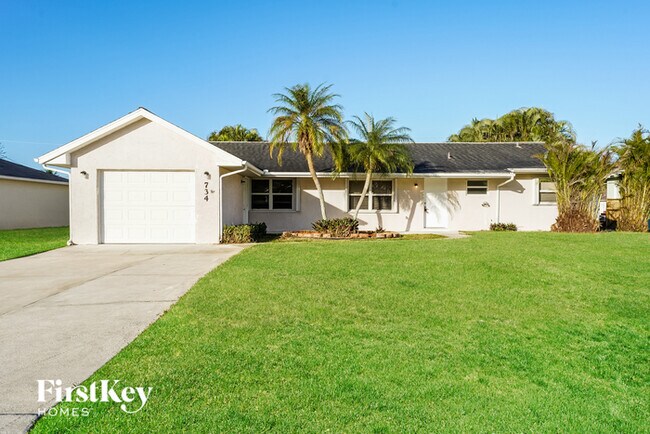 Primary Photo - 734 SW Avens St