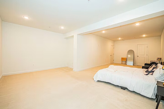 Building Photo - 11610 Glenn Dale Blvd