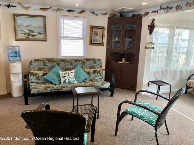 Building Photo - 3456 Jefferson Ave