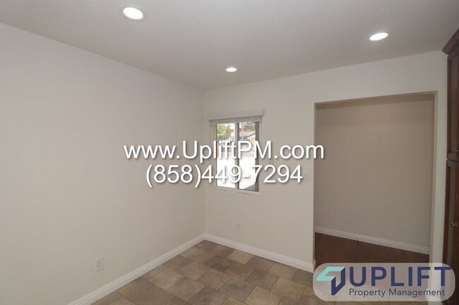 Building Photo - 7643 Woodbine Way