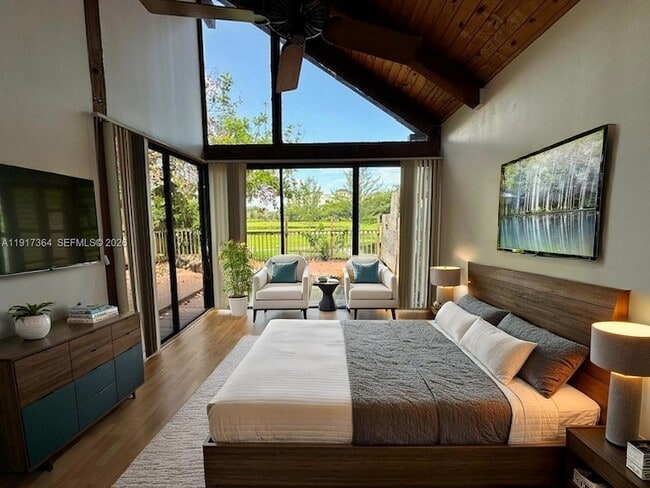 Building Photo - 423 N University Dr