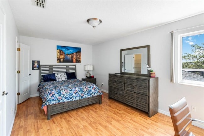 Building Photo - 12134 Shadowbrook Ln