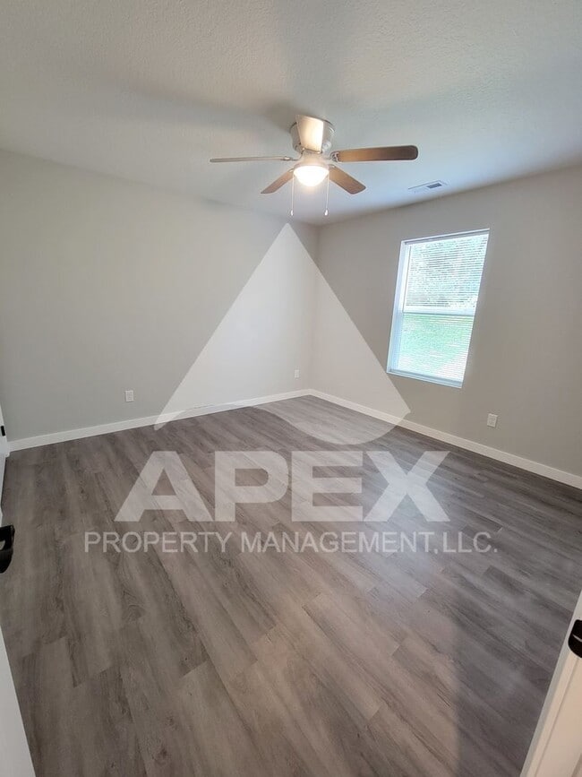 Building Photo - Recently Built 3Bd - 2 Ba Single Family Ho...