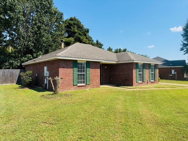 Building Photo - Modern 3-Bedroom Beauty in East Montgomery