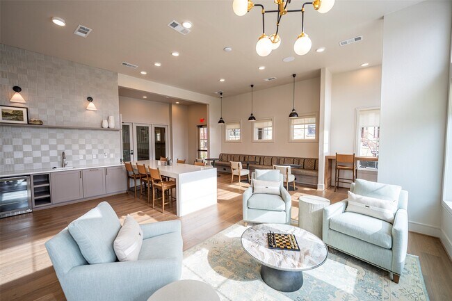 Building Photo - 10001 Turkey Creek Rd