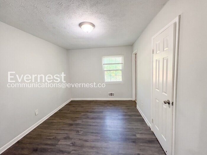 Building Photo - 193 W Canterbury Dr