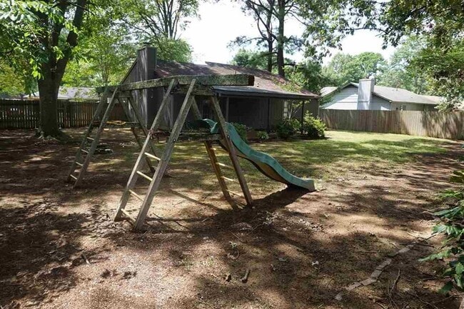 Building Photo - 1218 Simmonsridge Dr