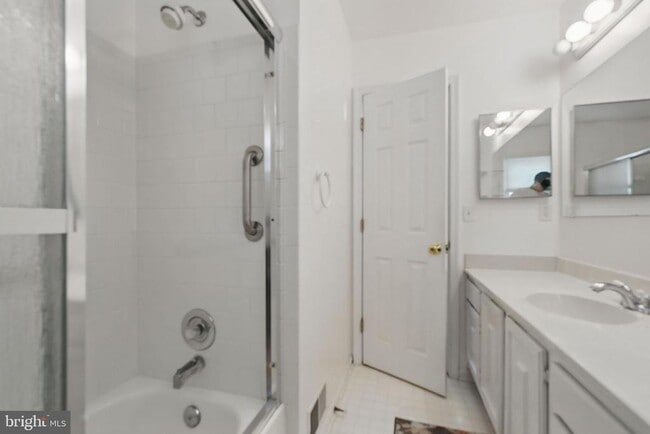 Building Photo - 12451 Plowman Ct