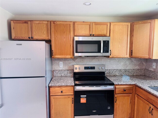 Building Photo - 6090 SW 41st St