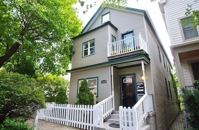 Primary Photo - 2119 W Fletcher St