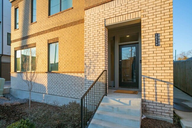 Building Photo - 1035 Scovel St