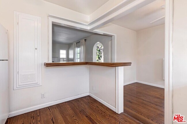 Building Photo - 311 S Church Ln