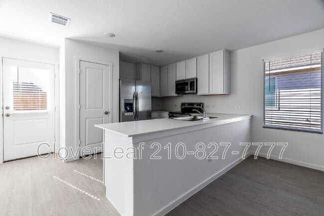 Building Photo - 706 Wolf Crest Blvd