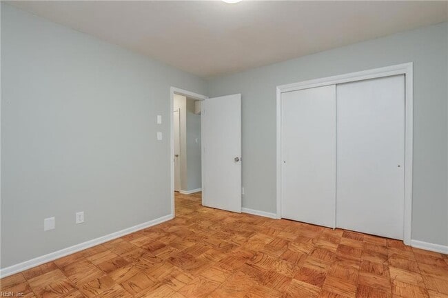 Building Photo - 9333 Chelsea Ave