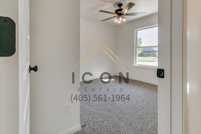 Building Photo - 8429 Stonewood Dr