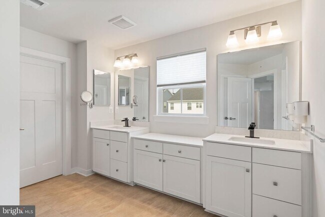 Building Photo - 7550 Mint Springs Ct