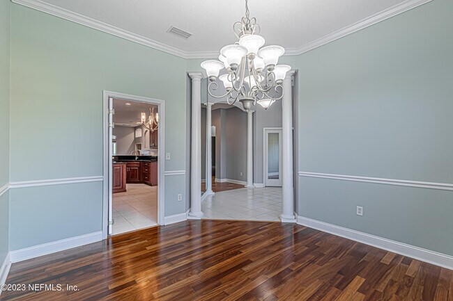 Building Photo - 2465 Pinehurst Ln