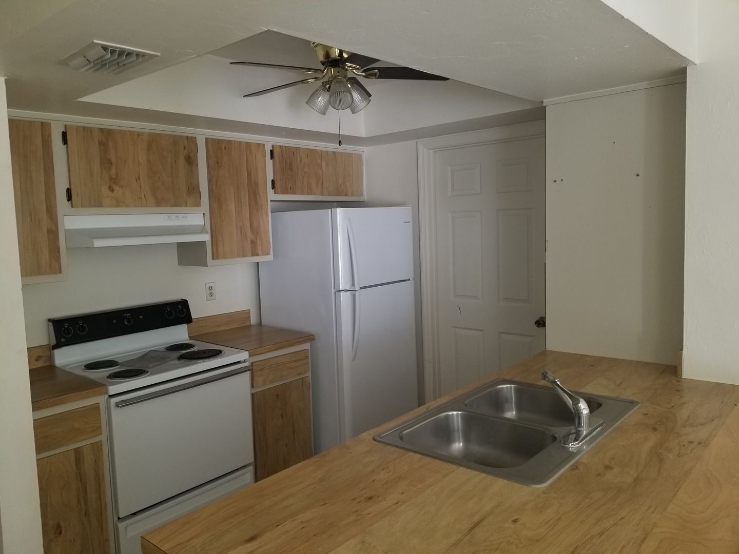 Building Photo - 3223-3225 SW Santa Barbara Pl