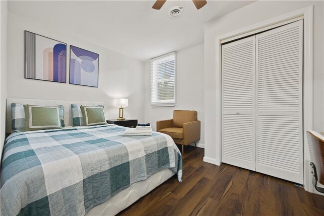 Building Photo - 3285 Mar Lanta Dr