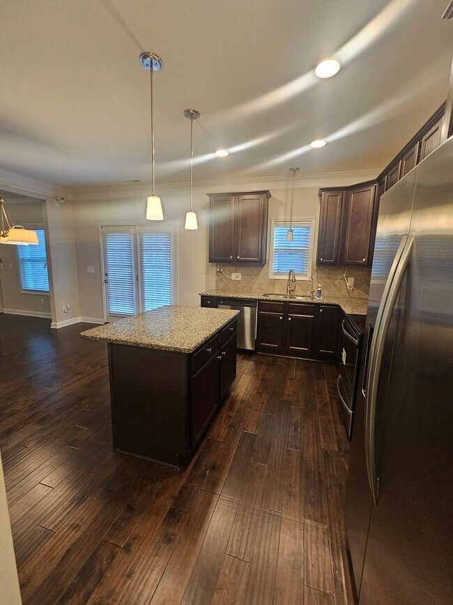 Building Photo - 4 Bedroom Home in Sneads Ferry