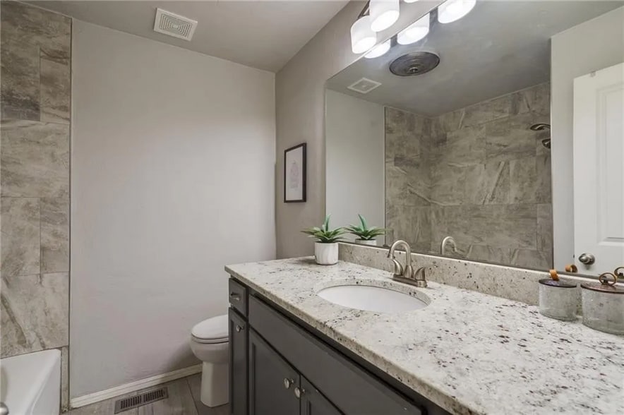 Building Photo - 1501 Carlton Way