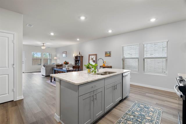 Building Photo - 207 Greenbriar Dr