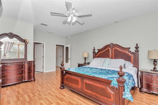 Building Photo - 10372 SW 41st Ct