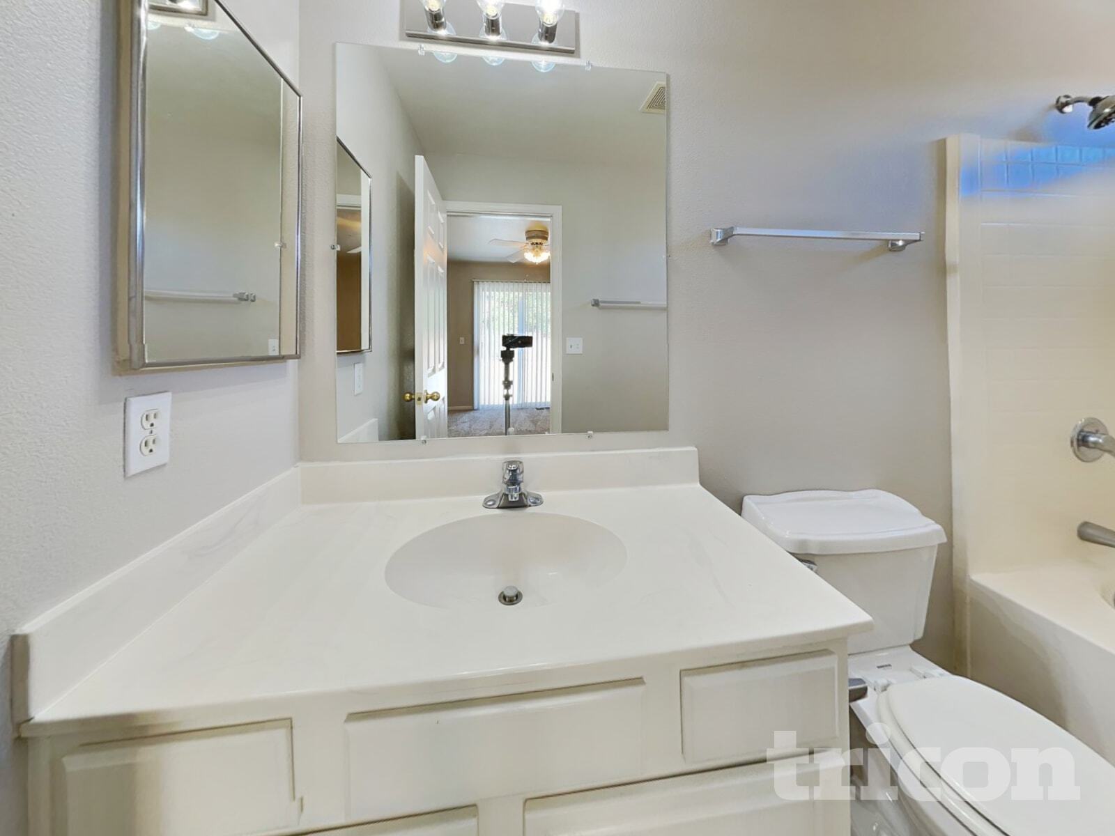 Building Photo - 7369 Dali Ct