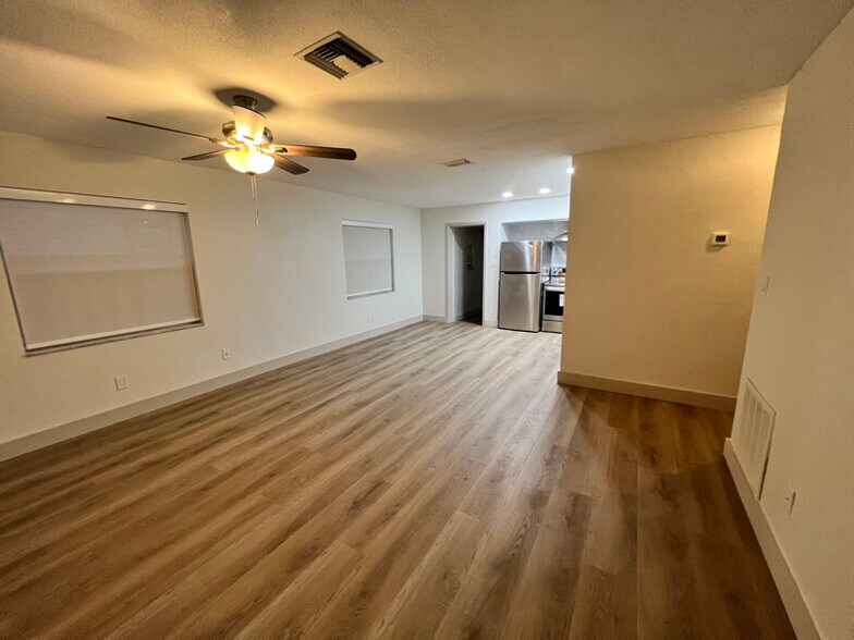 Building Photo - 5137 Dartmouth Ave N