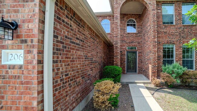 Building Photo - "Spacious 4-Bedroom Retreat with 2.5 Baths...