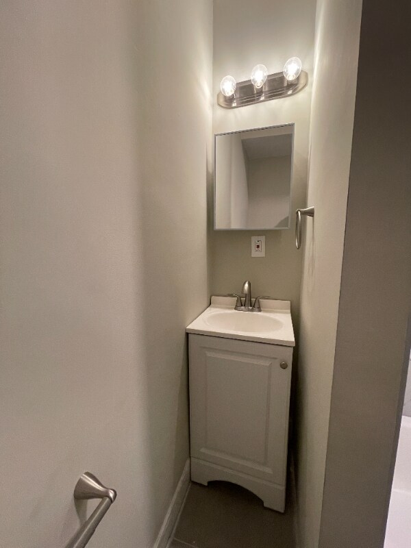 Building Photo - 1715 Kinney Ave