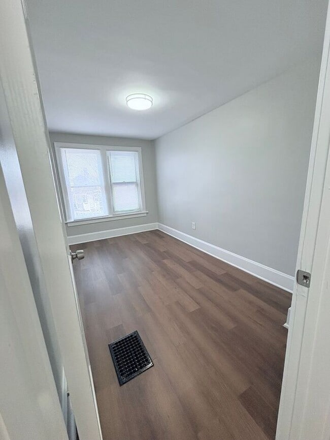 Building Photo - Charming 3 beds 1 bath in Columbus!