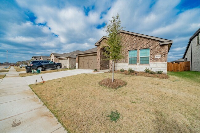 Building Photo - 2139 Thornton Dr