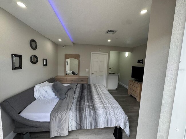 Building Photo - 2158 Marathon Ct